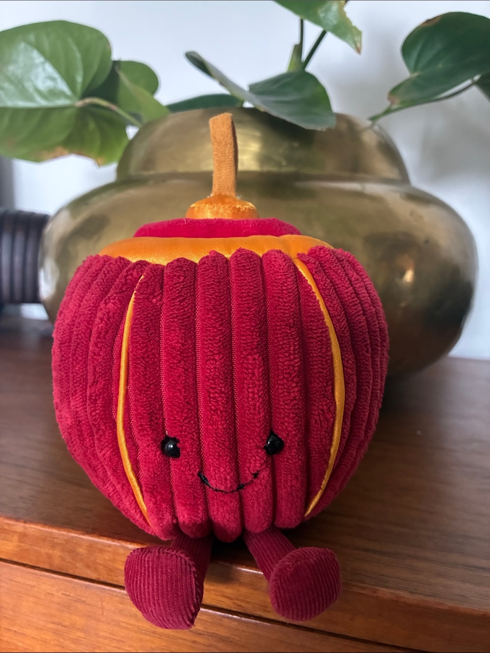 Jellycat Rayray lantern Red & Gold Trim